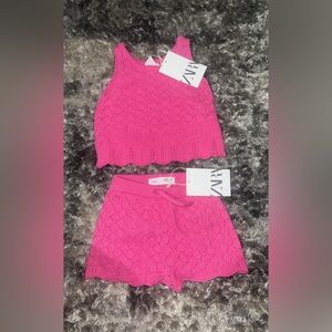 Brand New Zara Set
Size 12/18 Months 
Shirt & Bottom